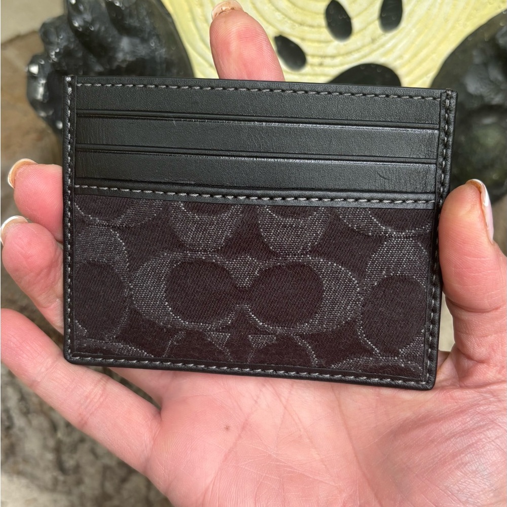 Authentic COACH Leather/Signature canvas UNISEX card case/ID - Picture 7 of 7